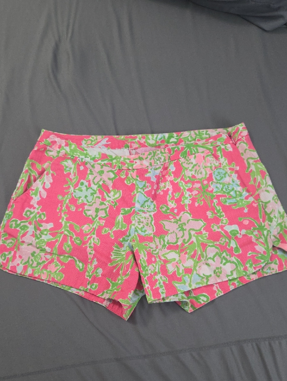 Lilly Pulitzer Pink Floral Size 2 Shorts with Green Accents